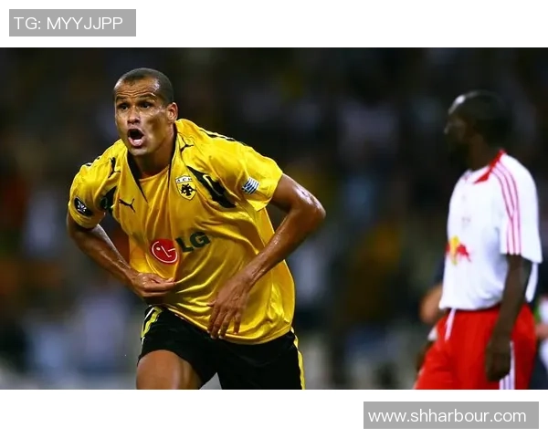 足球场上的32号球星是谁 他的辉煌成就与背后故事揭秘