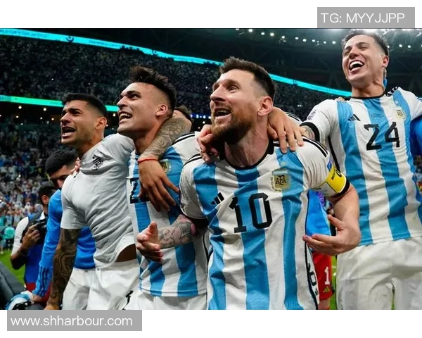 足坛巨星聚焦:从梅西到C罗的传奇轨迹与未来之星的崛起 足坛巨星聚焦:从梅西到C罗的传奇轨迹与未来之星的崛起